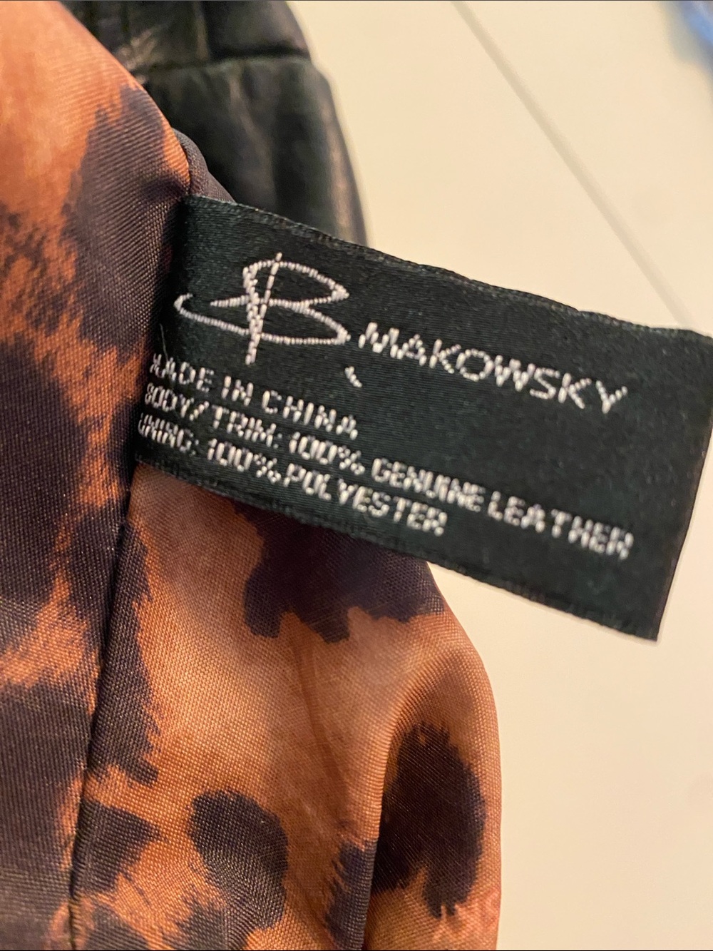 b. makowsky Black Leather Shoulder Bag with Leopard-Print Lining - Picture 9 of 15